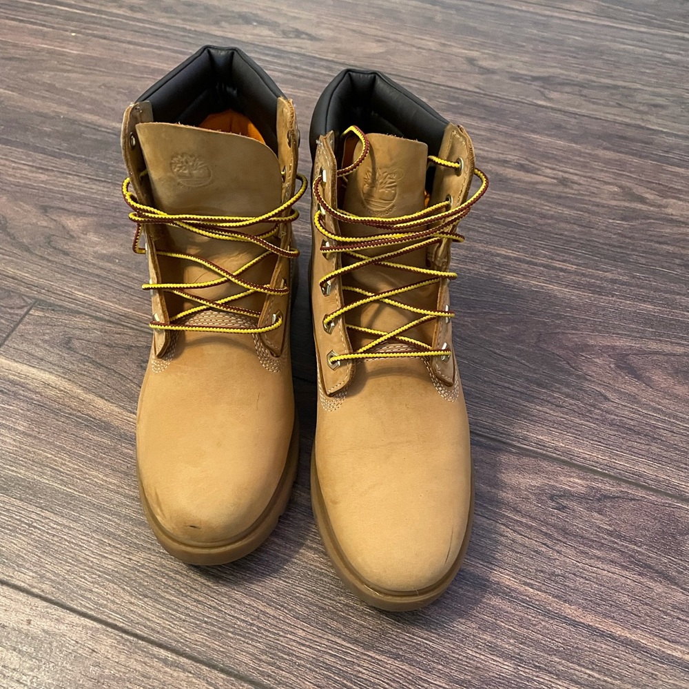 Timberland | size 8.5 | suede